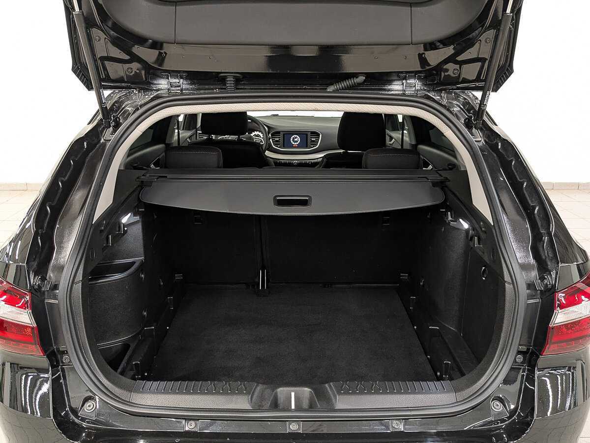 Lada (ВАЗ) Vesta с пробегом — 2024 год. Фото: #9