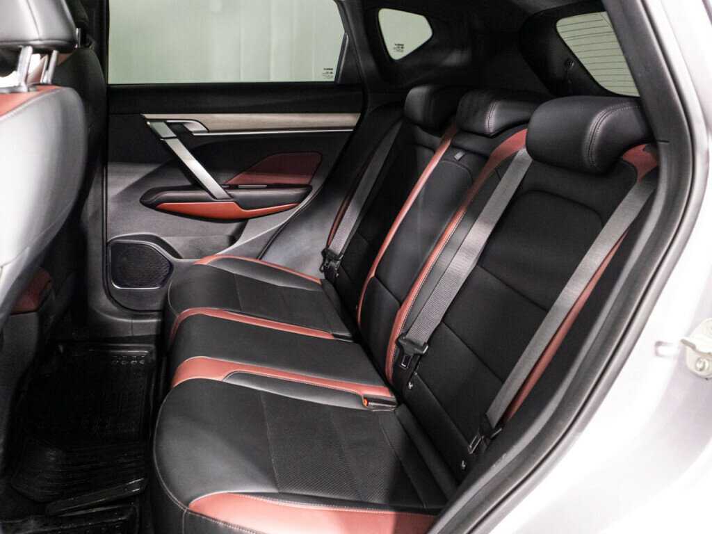 Geely Coolray с пробегом — 2023 год. Фото: #9