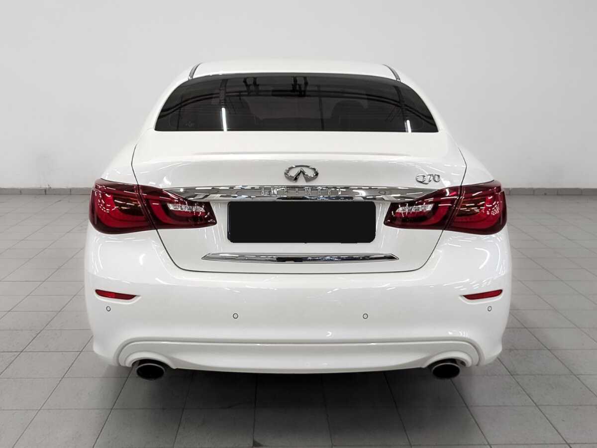 Infiniti Q70 с пробегом — 2016 год. Фото: #5