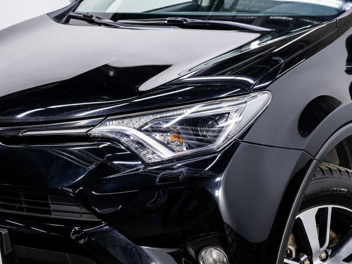 Toyota RAV4 с пробегом — 2017 год. Фото: #6