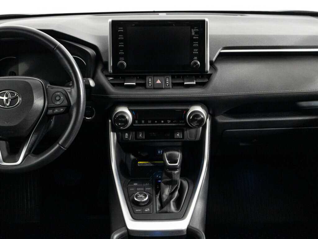 Toyota RAV4 с пробегом — 2020 год. Фото: #13