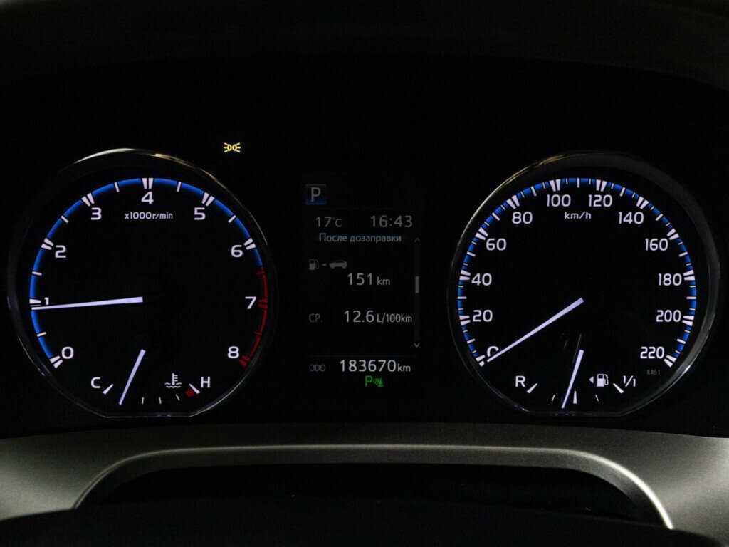 Toyota RAV4 с пробегом — 2017 год. Фото: #11