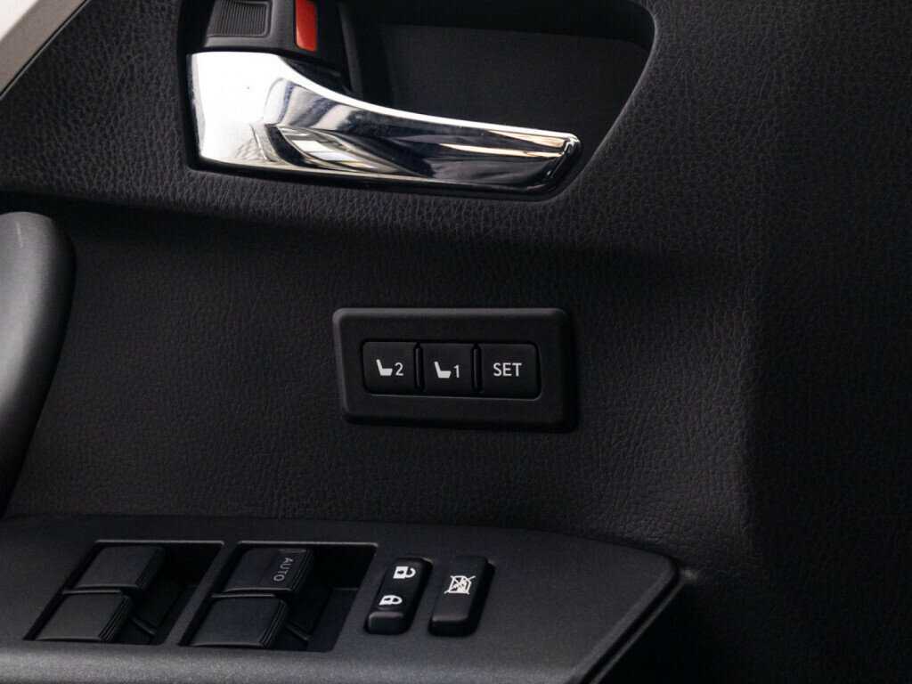 Toyota RAV4 с пробегом — 2017 год. Фото: #17