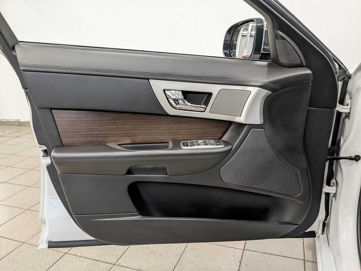 Jaguar XF с пробегом — 2014 год. Фото: #18