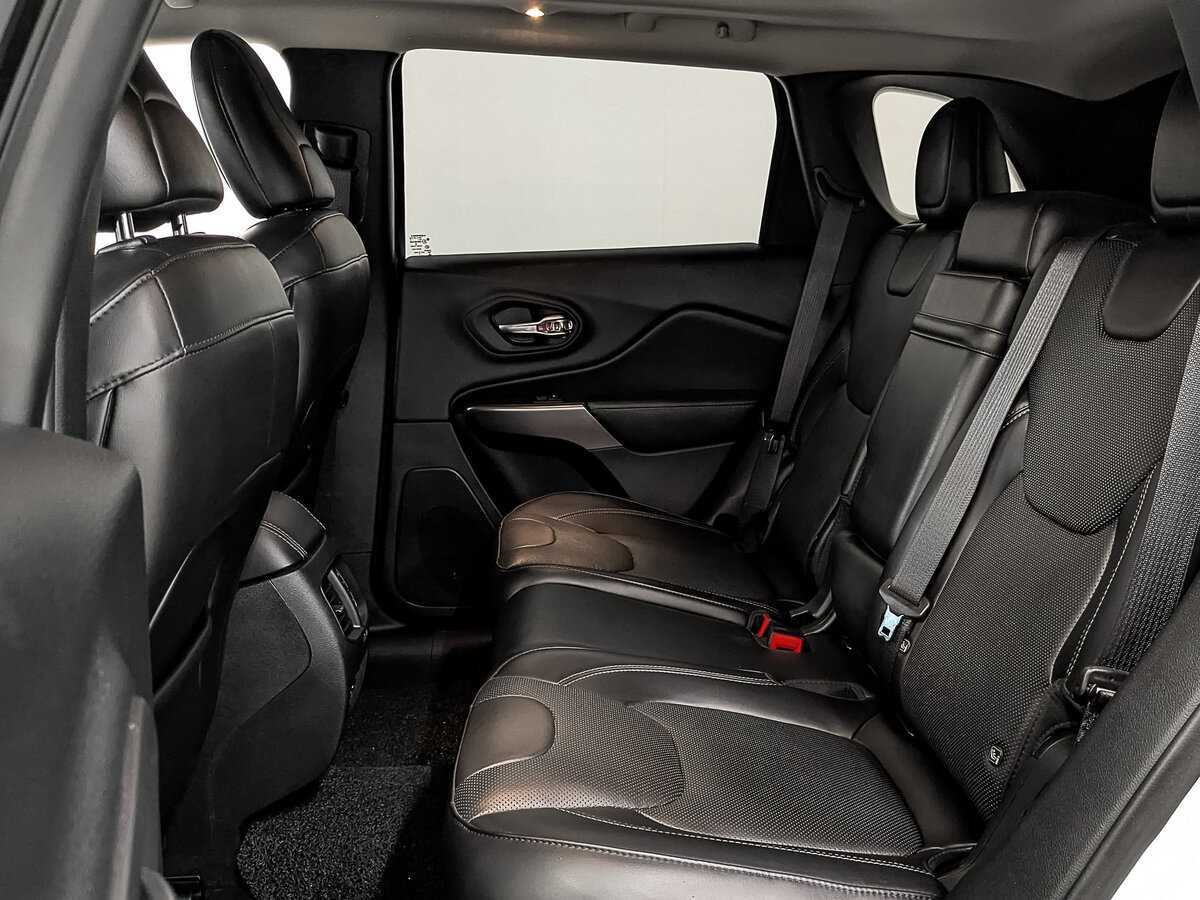 Jeep Cherokee с пробегом — 2019 год. Фото: #16