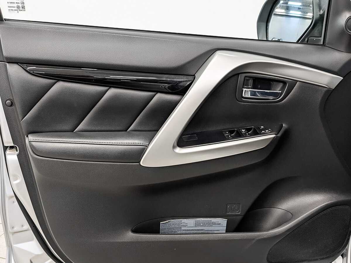 Mitsubishi Pajero Sport с пробегом — 2020 год. Фото: #18