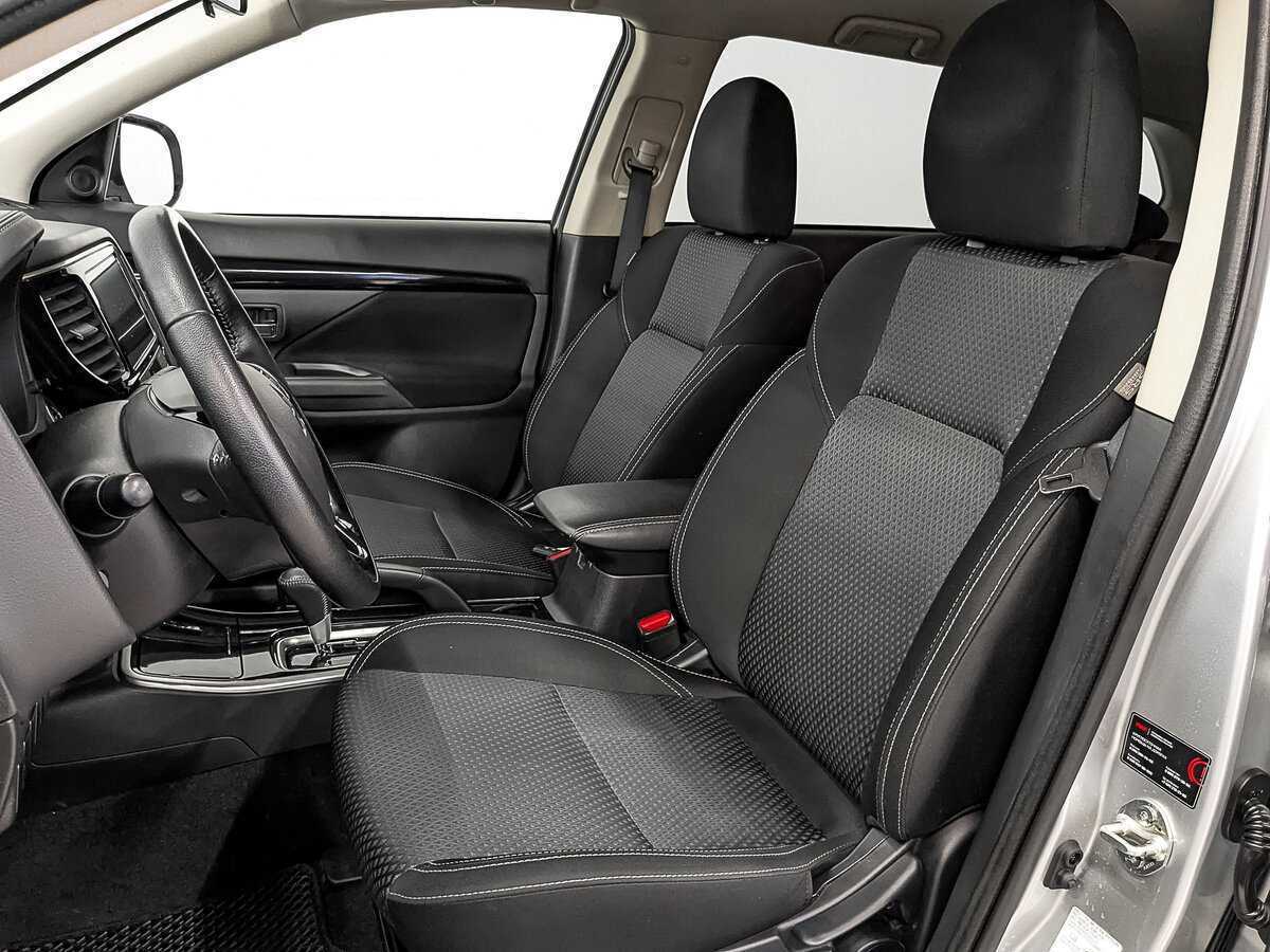 Mitsubishi Outlander с пробегом — 2020 год. Фото: #19