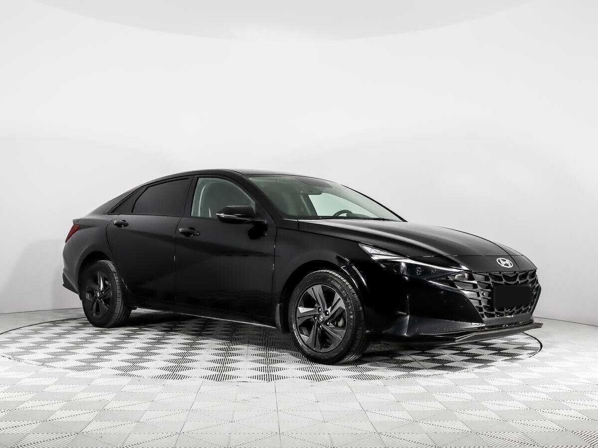 Hyundai Elantra с пробегом — 2021 год. Фото: #2