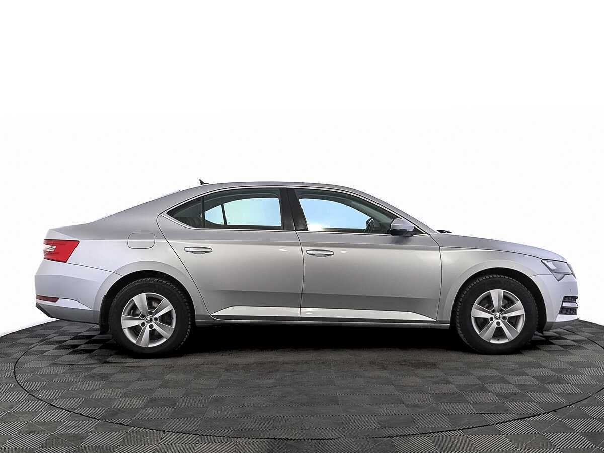 Skoda Superb с пробегом — 2021 год. Фото: #3