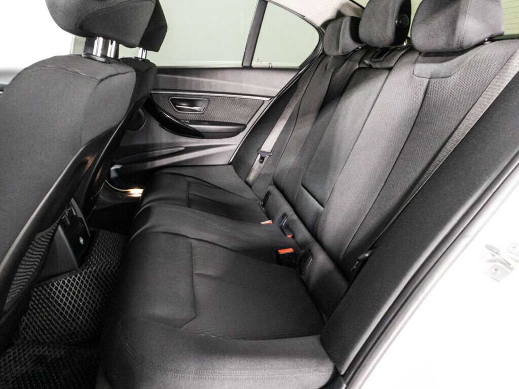 BMW 3 серии с пробегом — 2016 год. Фото: #9