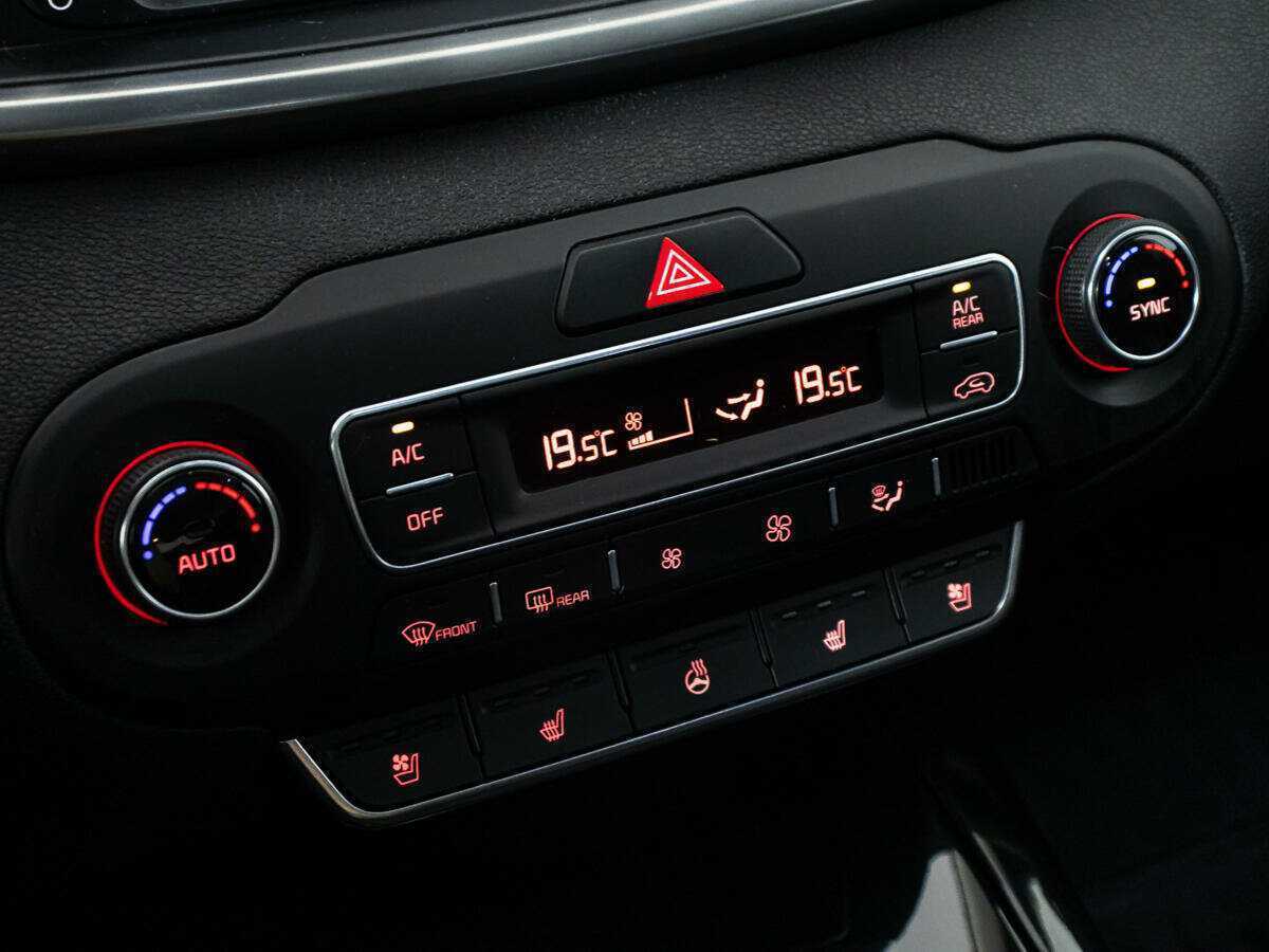 Kia Sorento с пробегом — 2017 год. Фото: #18