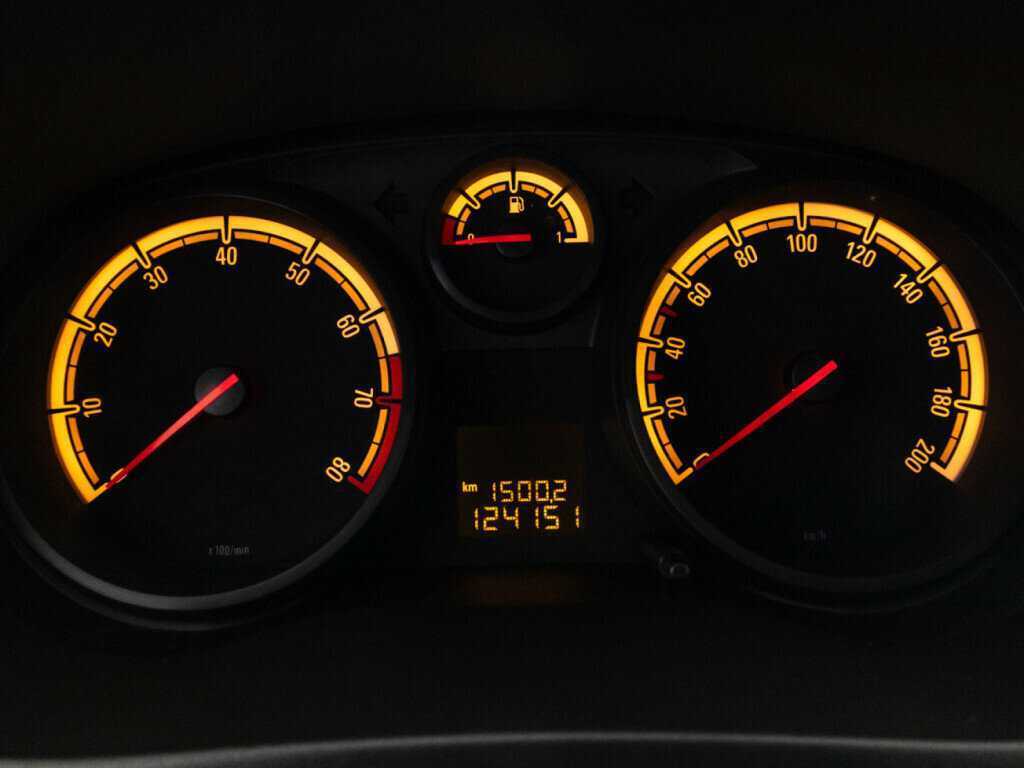 Opel Corsa с пробегом — 2012 год. Фото: #11