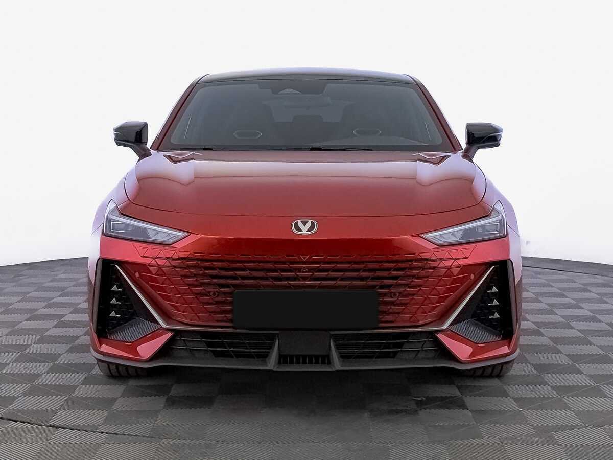 Changan UNI-V с пробегом — 2024 год. Фото: #1