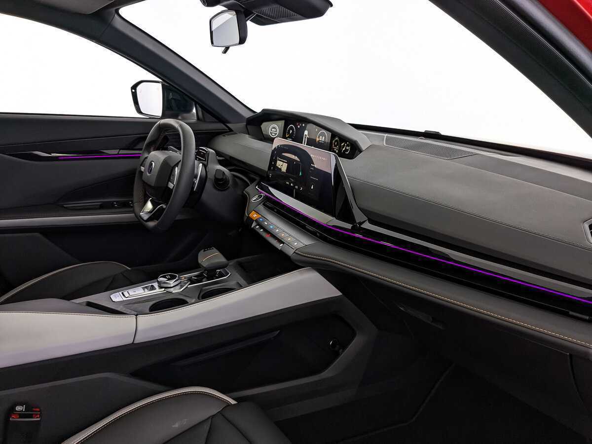 Changan UNI-V с пробегом — 2024 год. Фото: #12