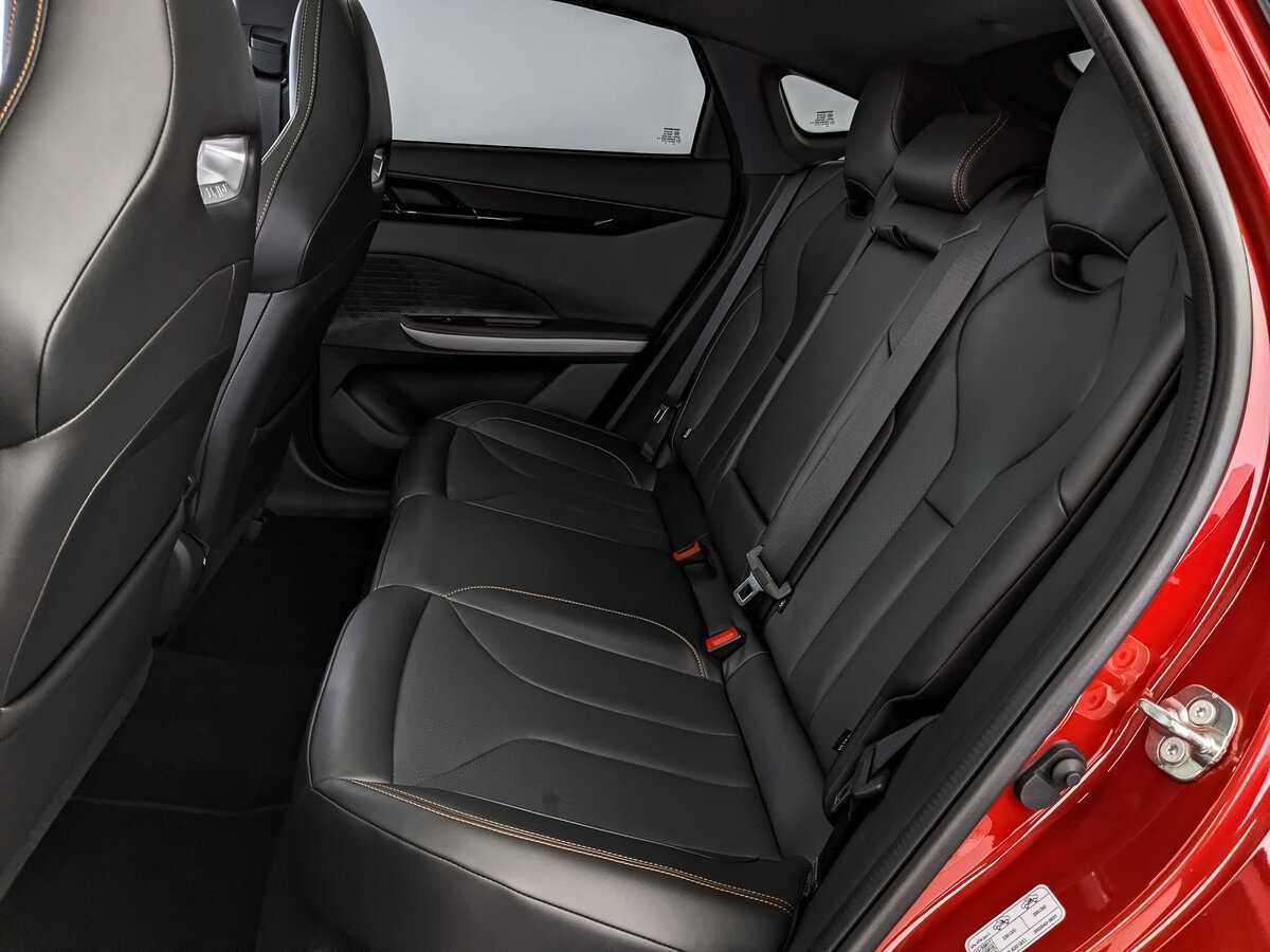 Changan UNI-V с пробегом — 2024 год. Фото: #17