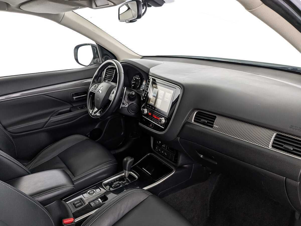 Mitsubishi Outlander с пробегом — 2021 год. Фото: #10
