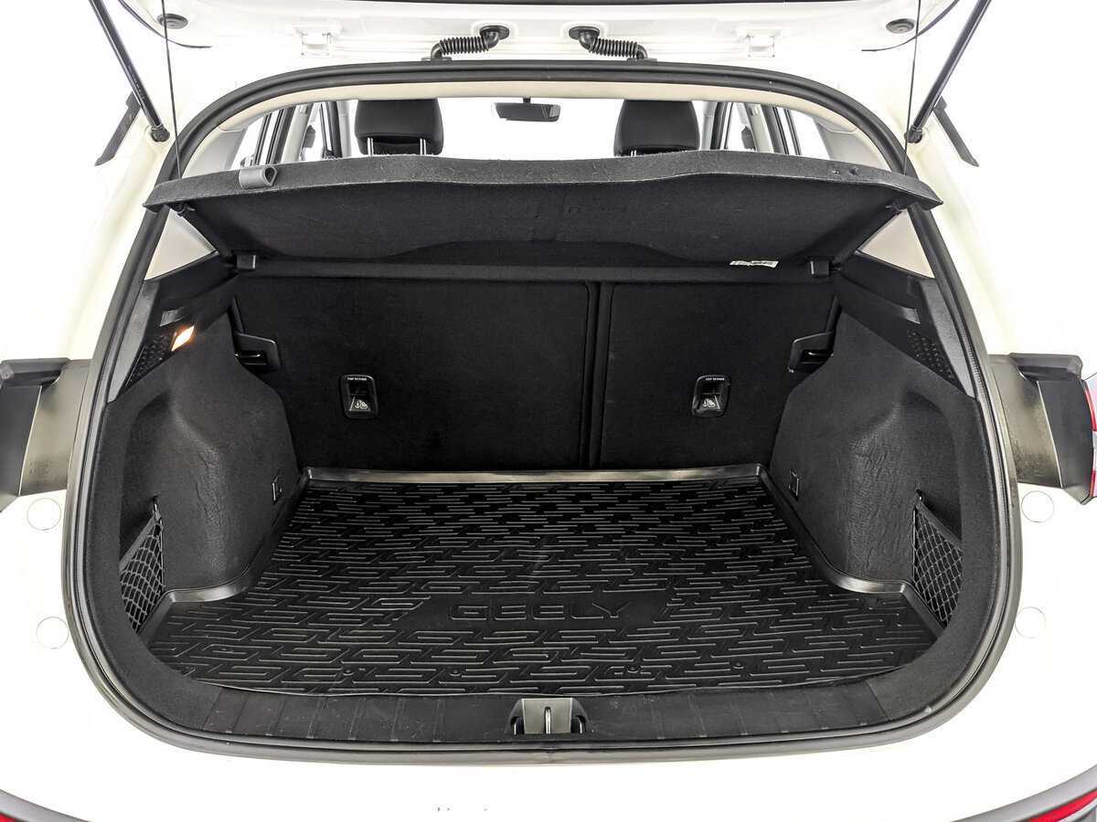 Geely Coolray с пробегом — 2023 год. Фото: #9