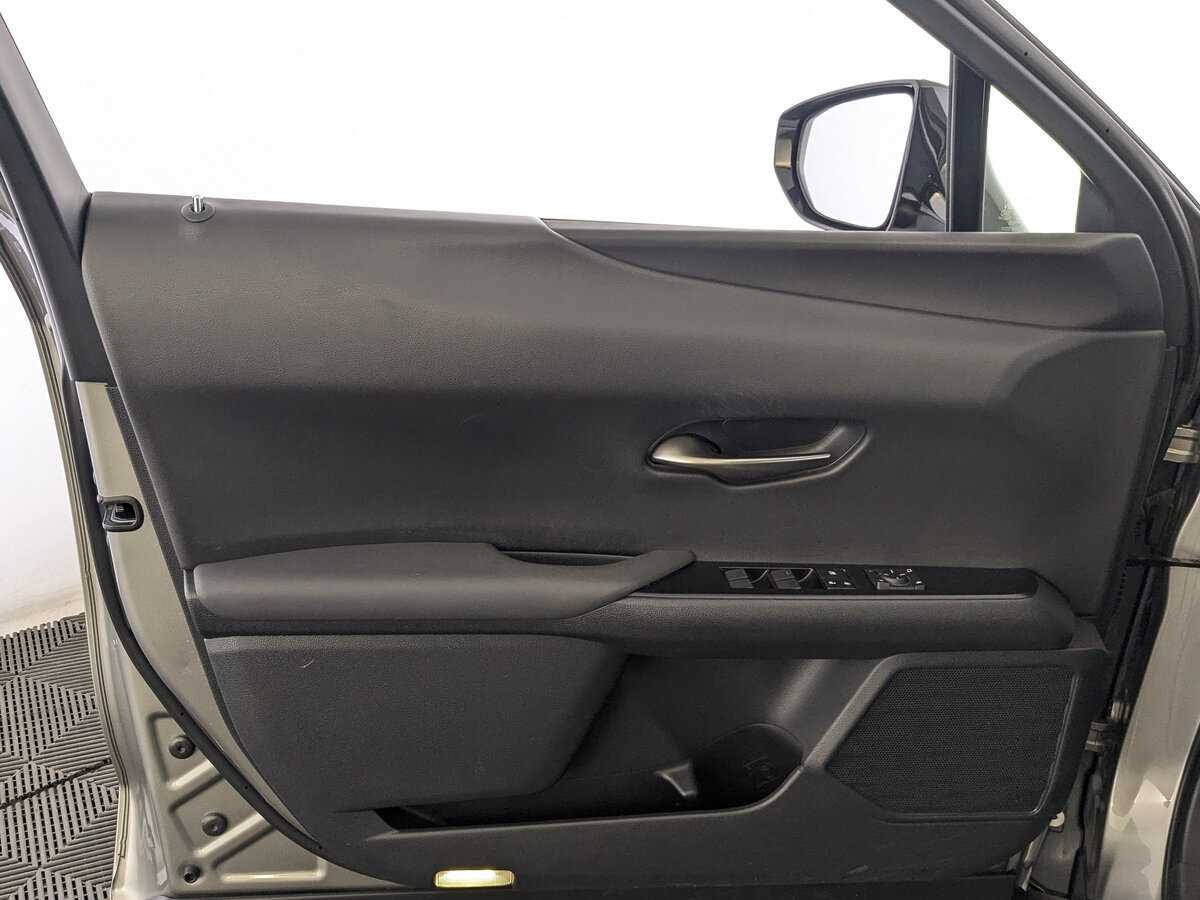 Lexus UX с пробегом — 2020 год. Фото: #18