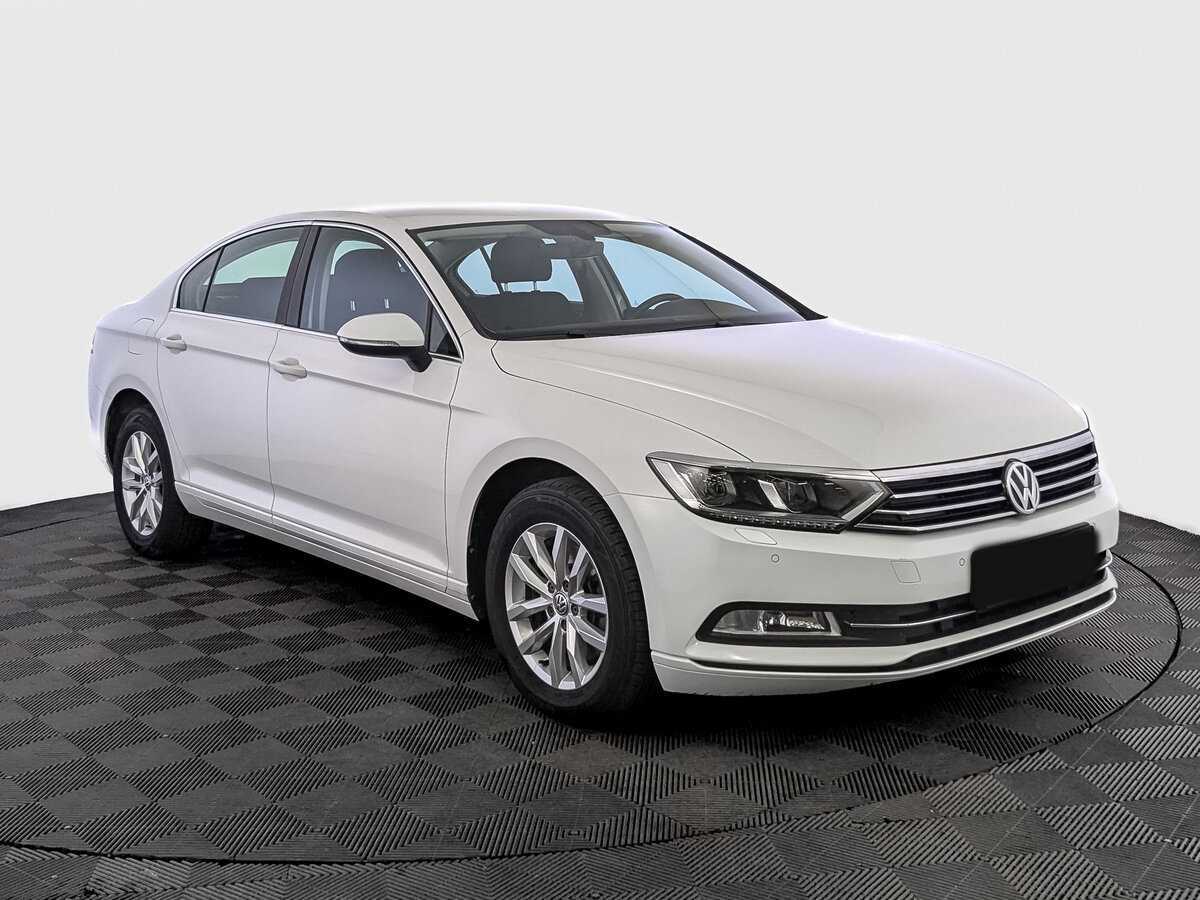 Volkswagen Passat с пробегом — 2019 год. Фото: #2