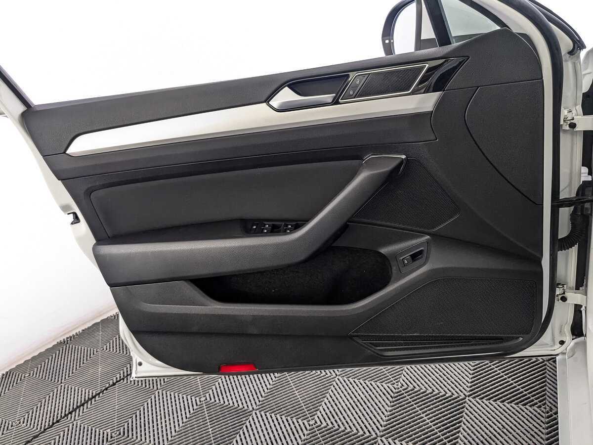 Volkswagen Passat с пробегом — 2019 год. Фото: #15