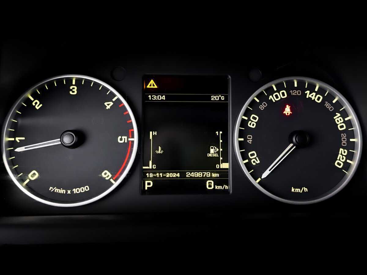 Land Rover Discovery с пробегом — 2014 год. Фото: #12