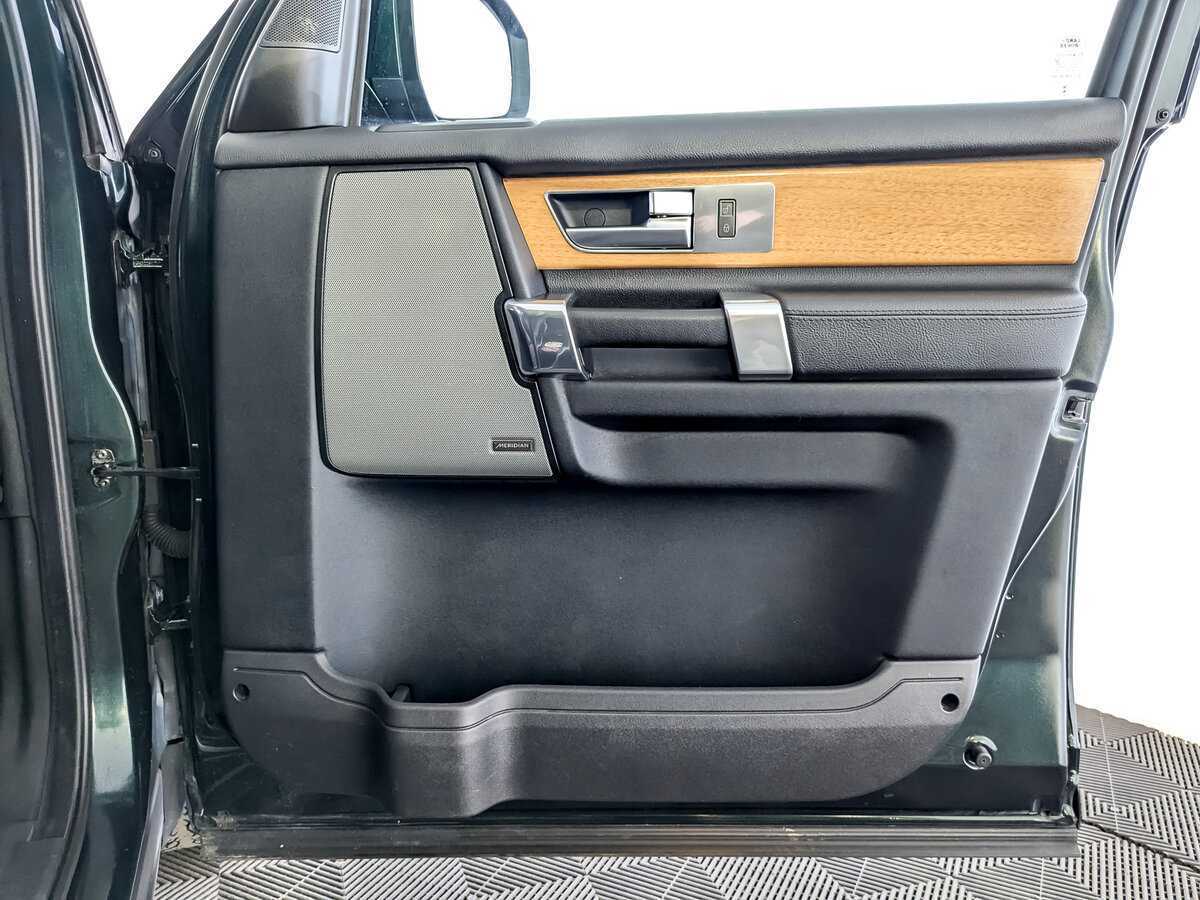 Land Rover Discovery с пробегом — 2014 год. Фото: #24