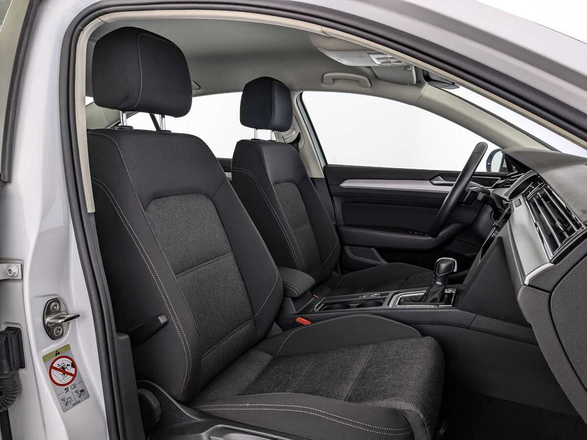 Volkswagen Passat с пробегом — 2019 год. Фото: #23