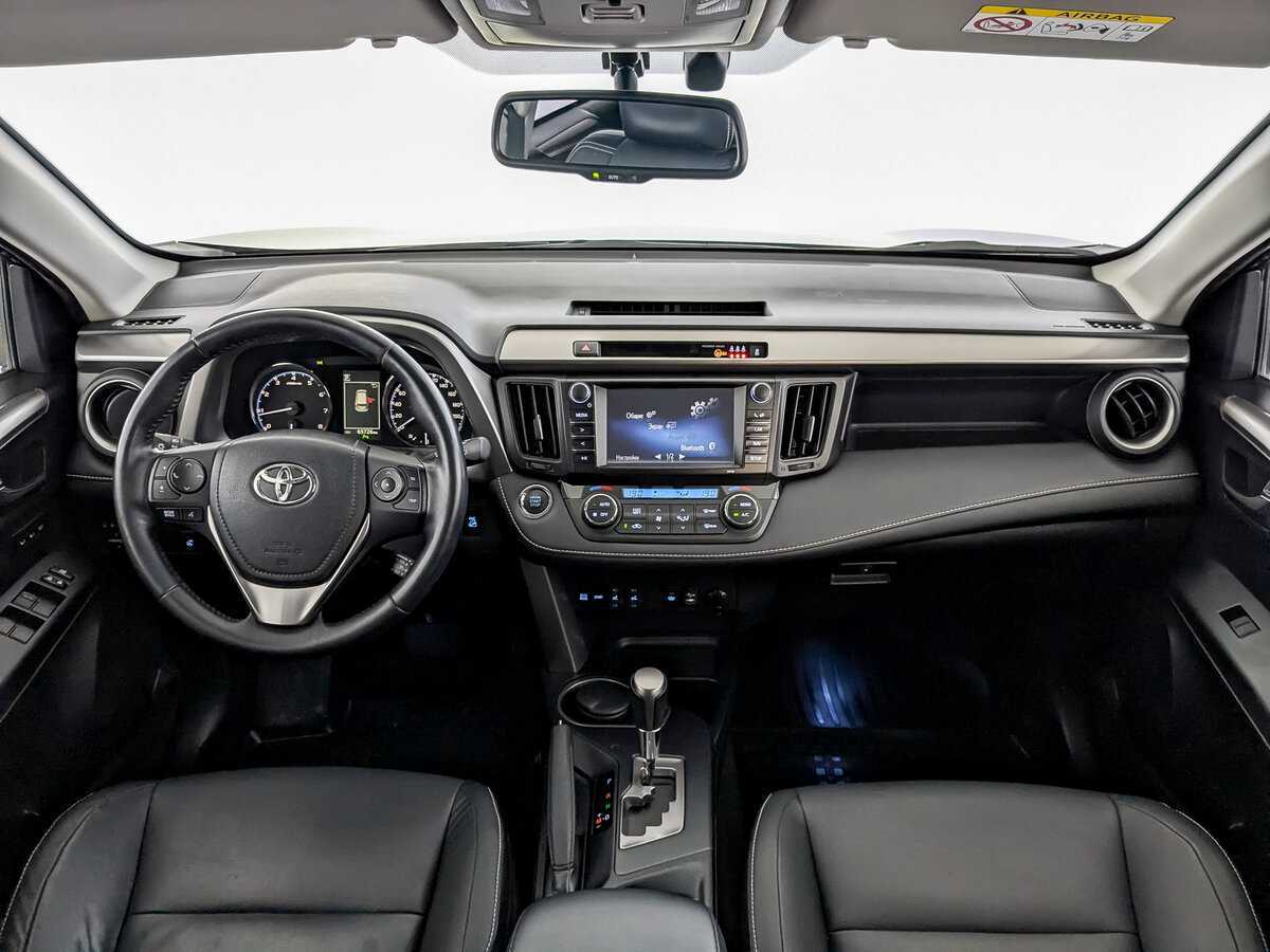 Toyota RAV4 с пробегом — 2017 год. Фото: #13