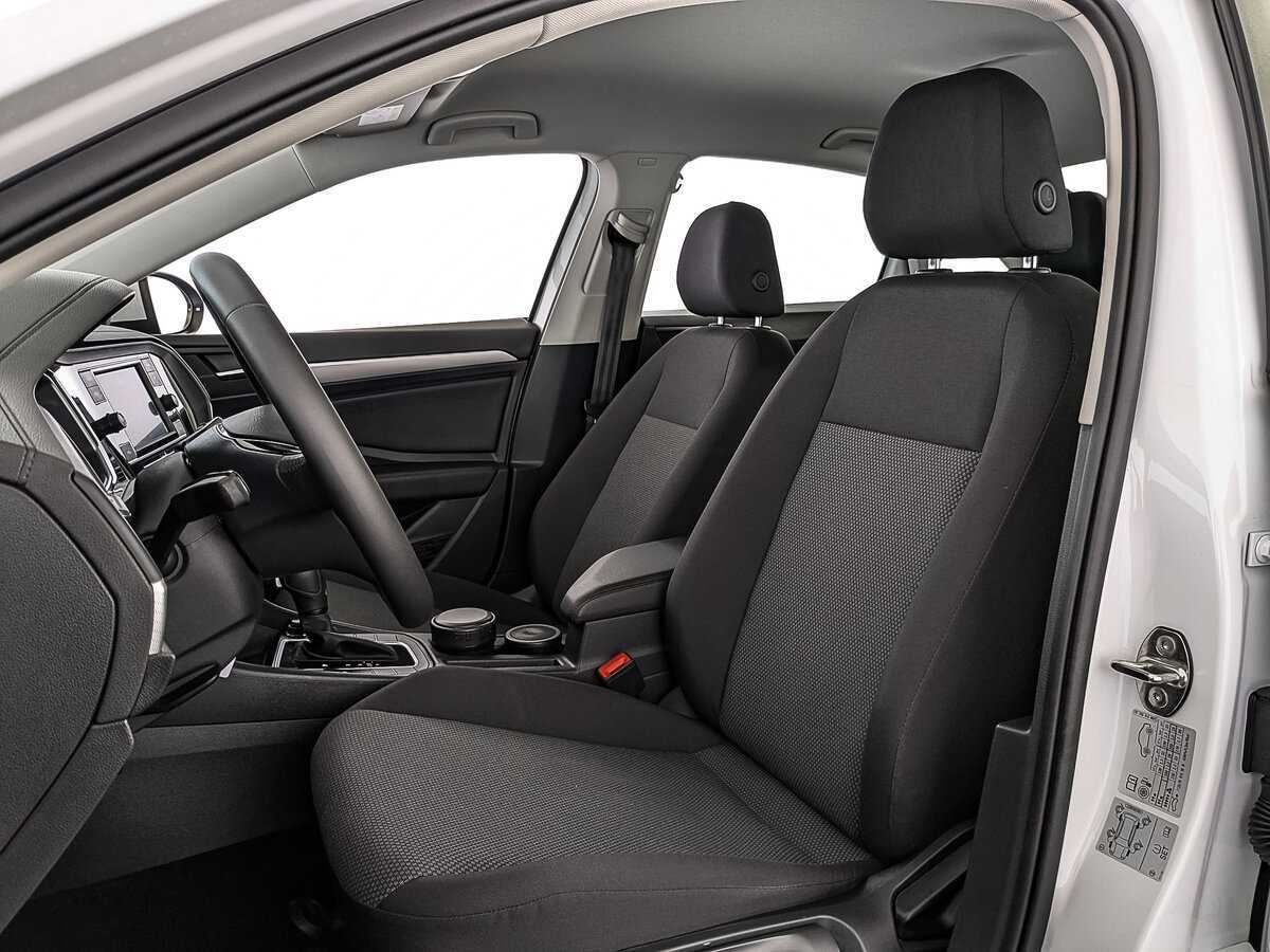 Volkswagen Jetta с пробегом — 2020 год. Фото: #18