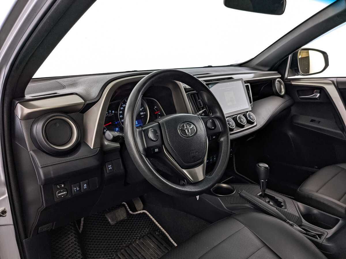 Toyota RAV4 с пробегом — 2014 год. Фото: #14