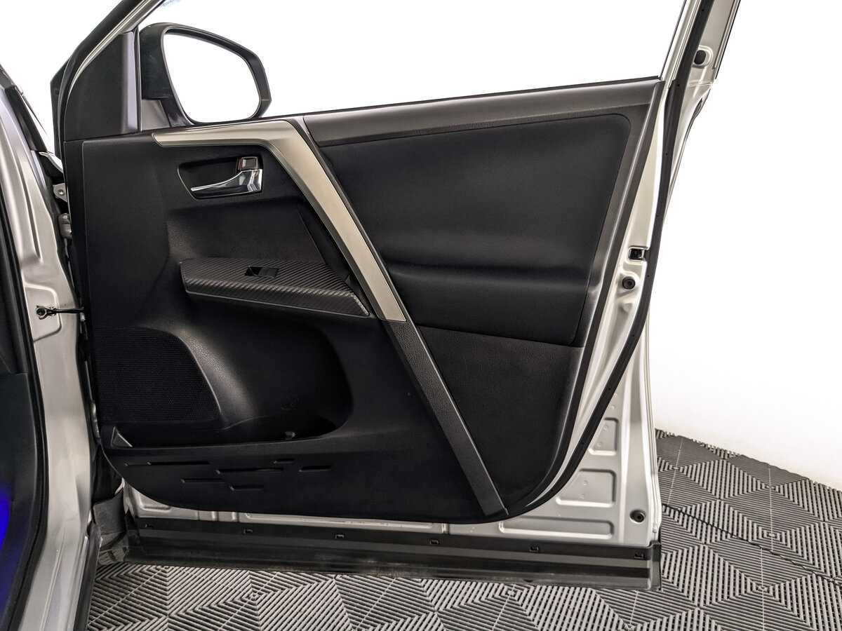 Toyota RAV4 с пробегом — 2014 год. Фото: #24