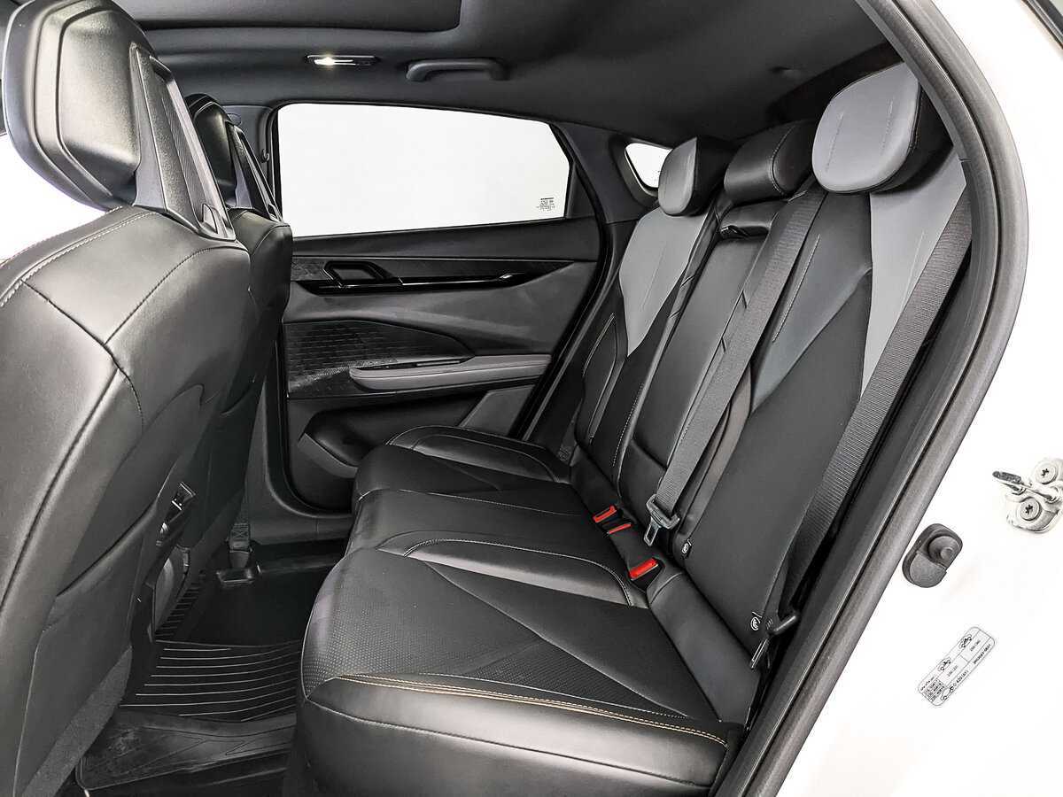 Changan UNI-V с пробегом — 2023 год. Фото: #17