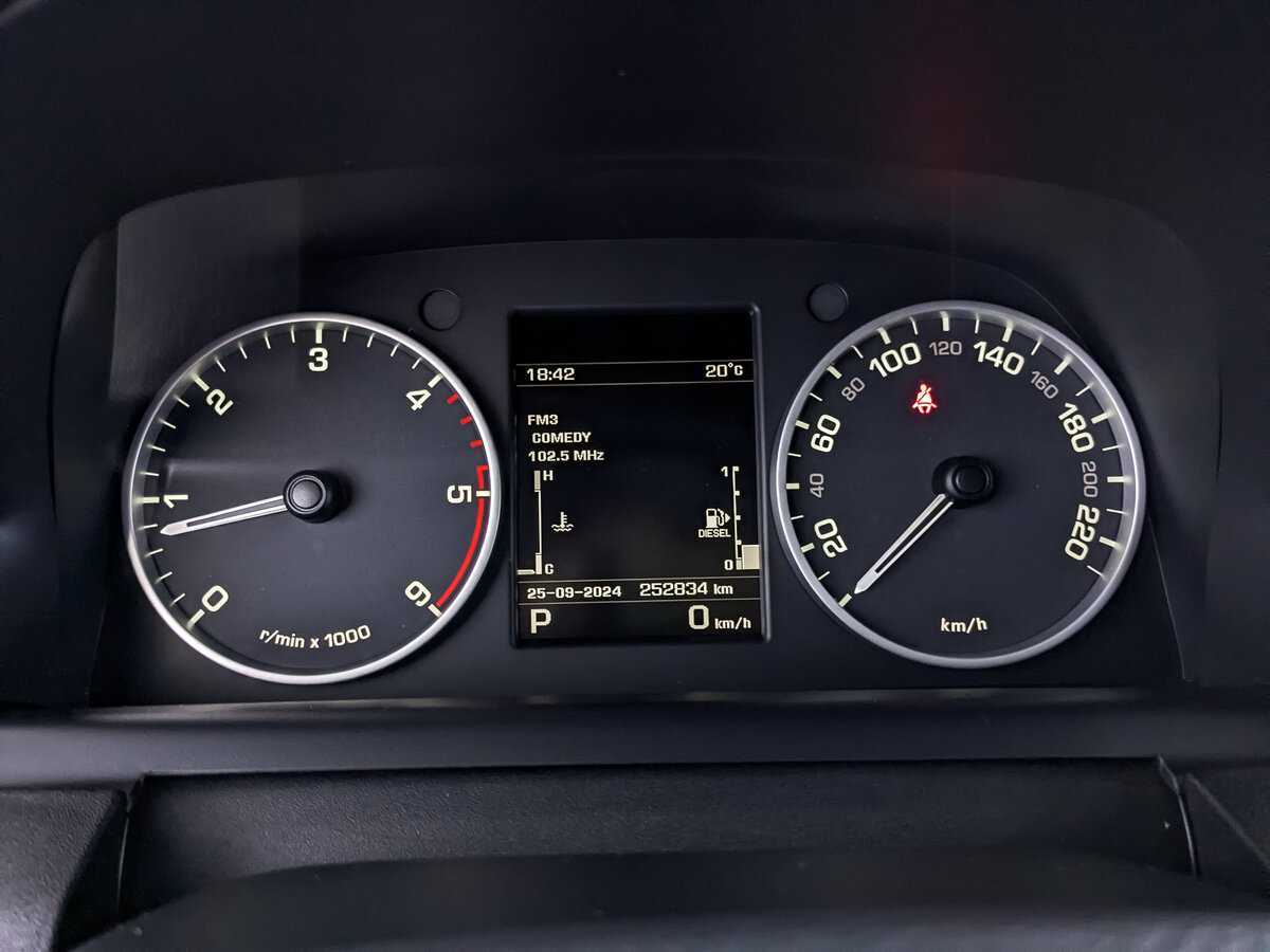 Land Rover Discovery с пробегом — 2012 год. Фото: #15