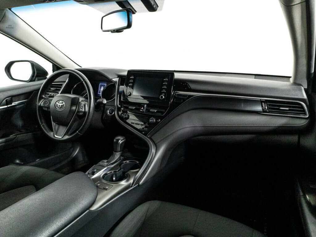 Toyota Camry с пробегом — 2021 год. Фото: #8