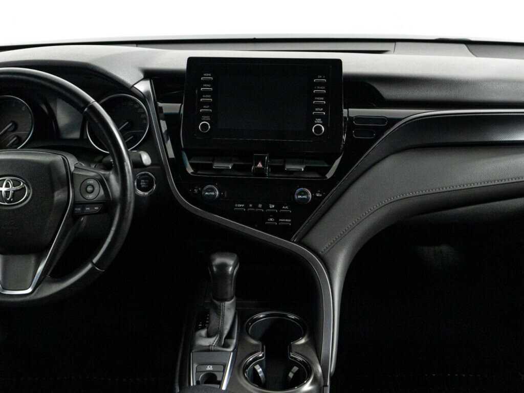 Toyota Camry с пробегом — 2021 год. Фото: #13