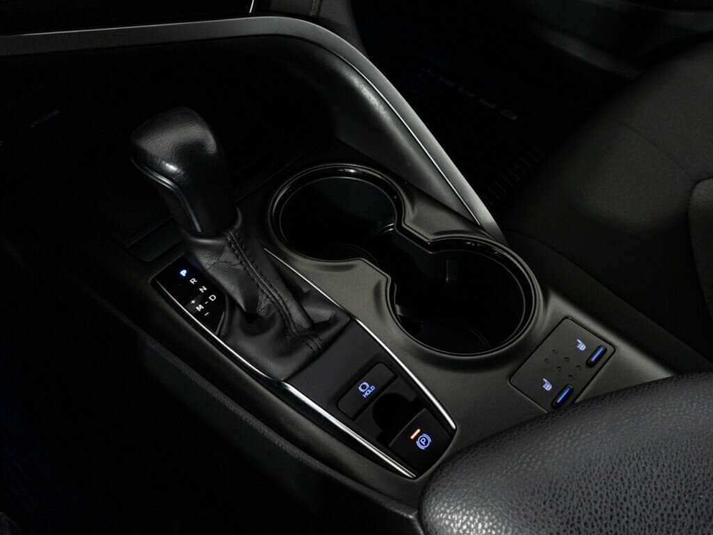 Toyota Camry с пробегом — 2021 год. Фото: #16