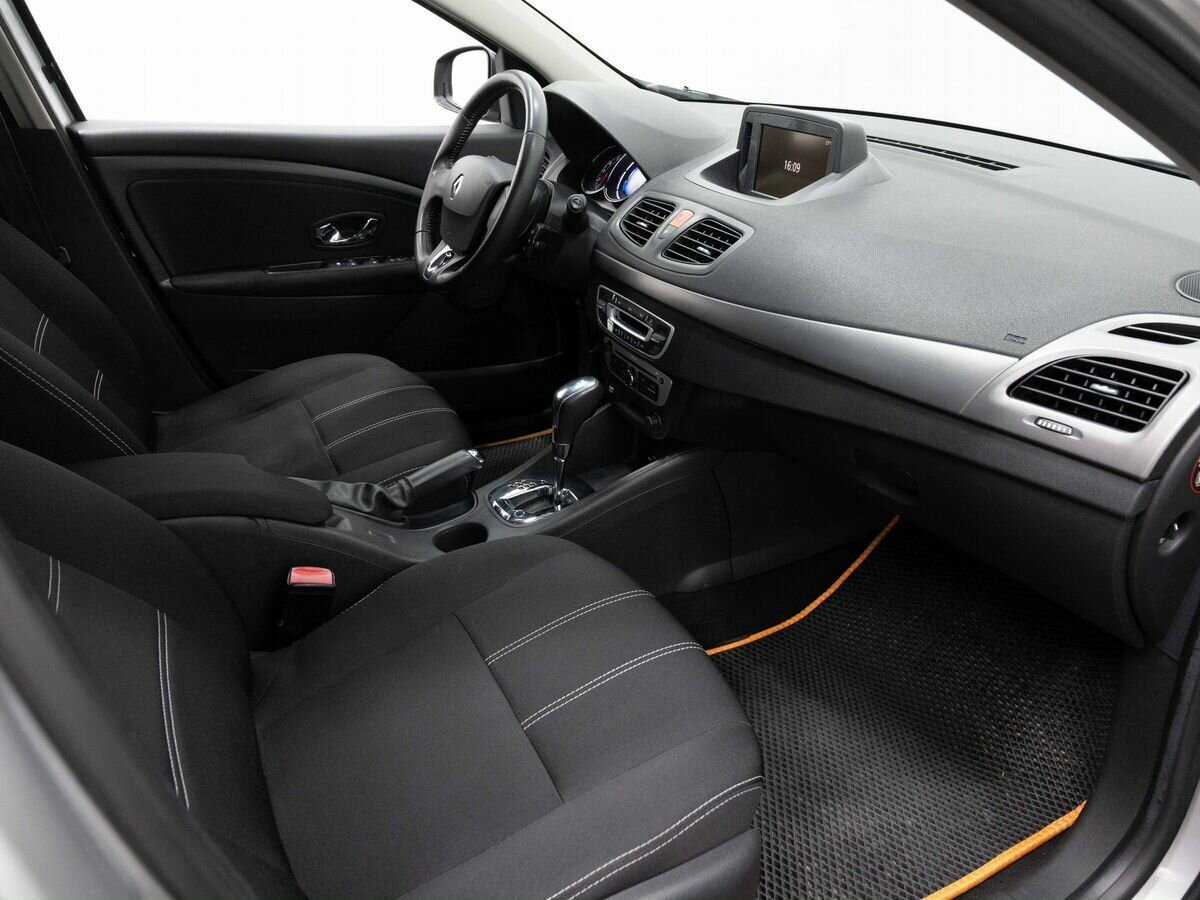 Renault Fluence с пробегом — 2013 год. Фото: #11