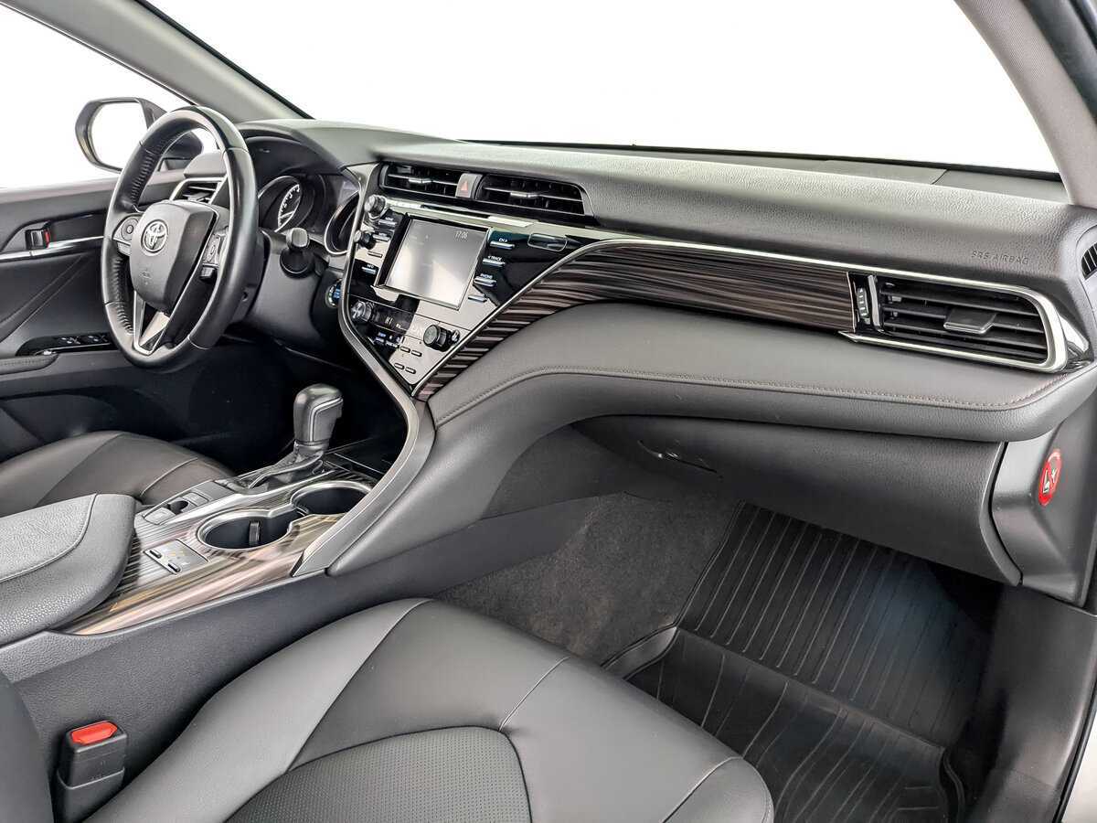 Toyota Camry с пробегом — 2019 год. Фото: #10
