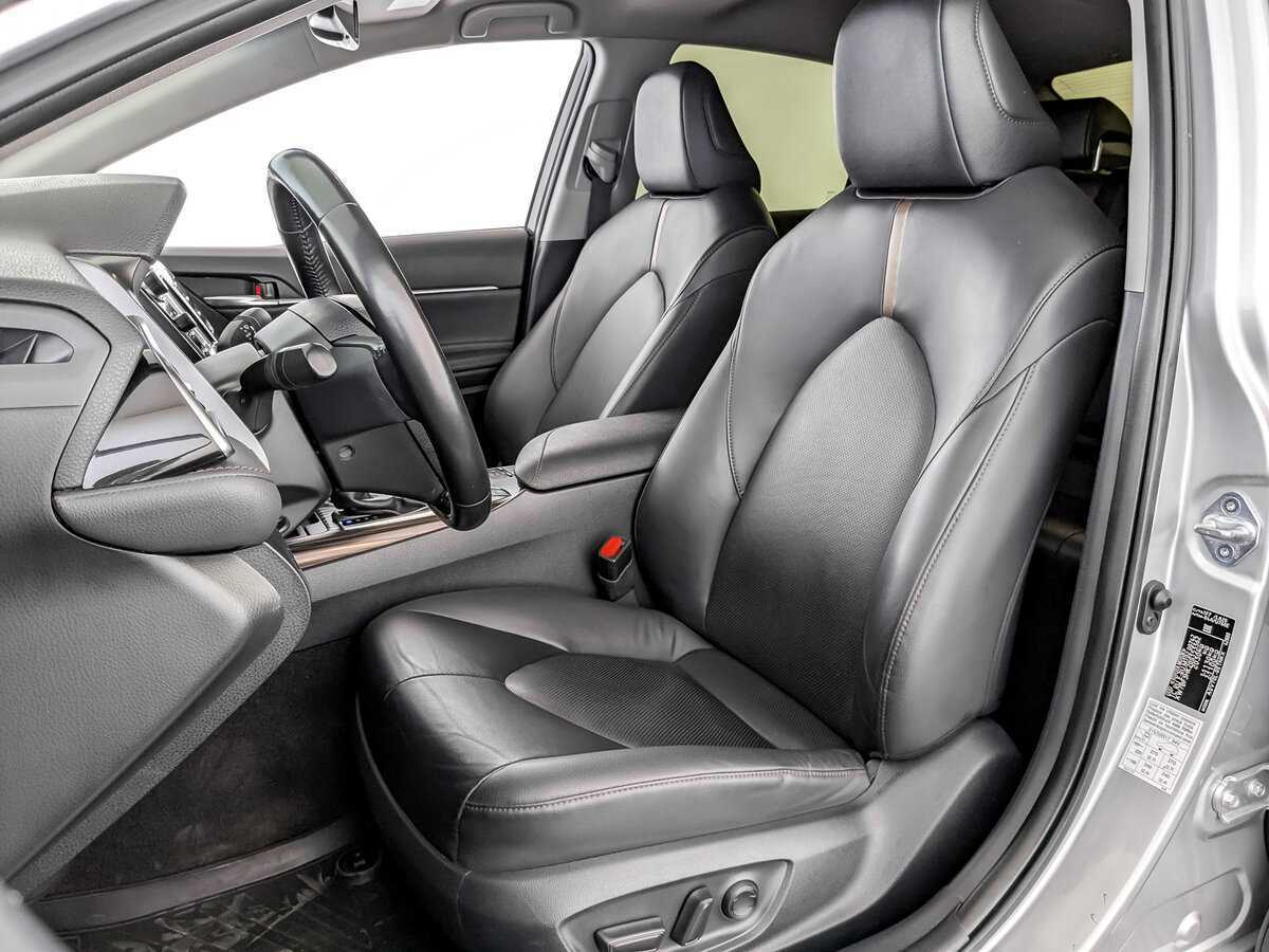 Toyota Camry с пробегом — 2019 год. Фото: #16