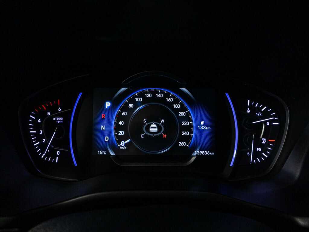 Hyundai Santa Fe с пробегом — 2019 год. Фото: #11