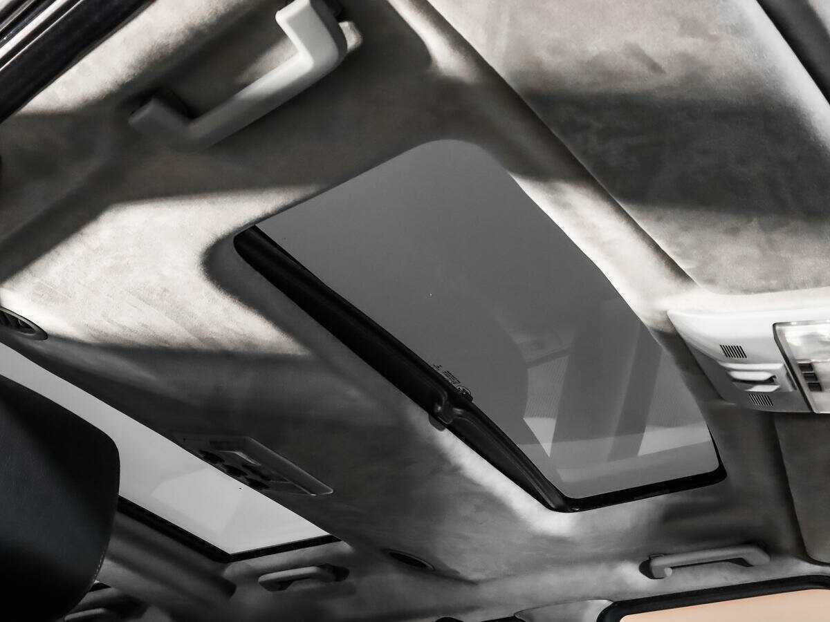 Land Rover Discovery с пробегом — 2013 год. Фото: #18