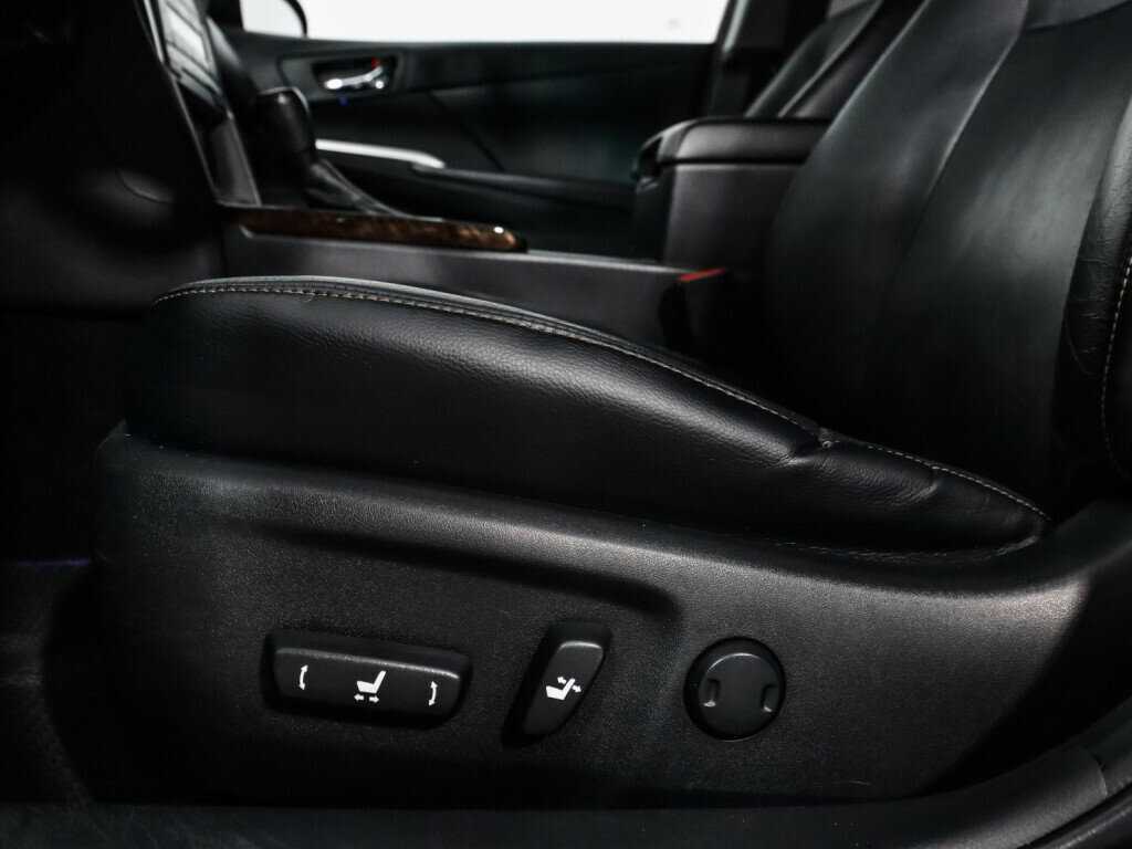 Toyota Camry с пробегом — 2016 год. Фото: #9