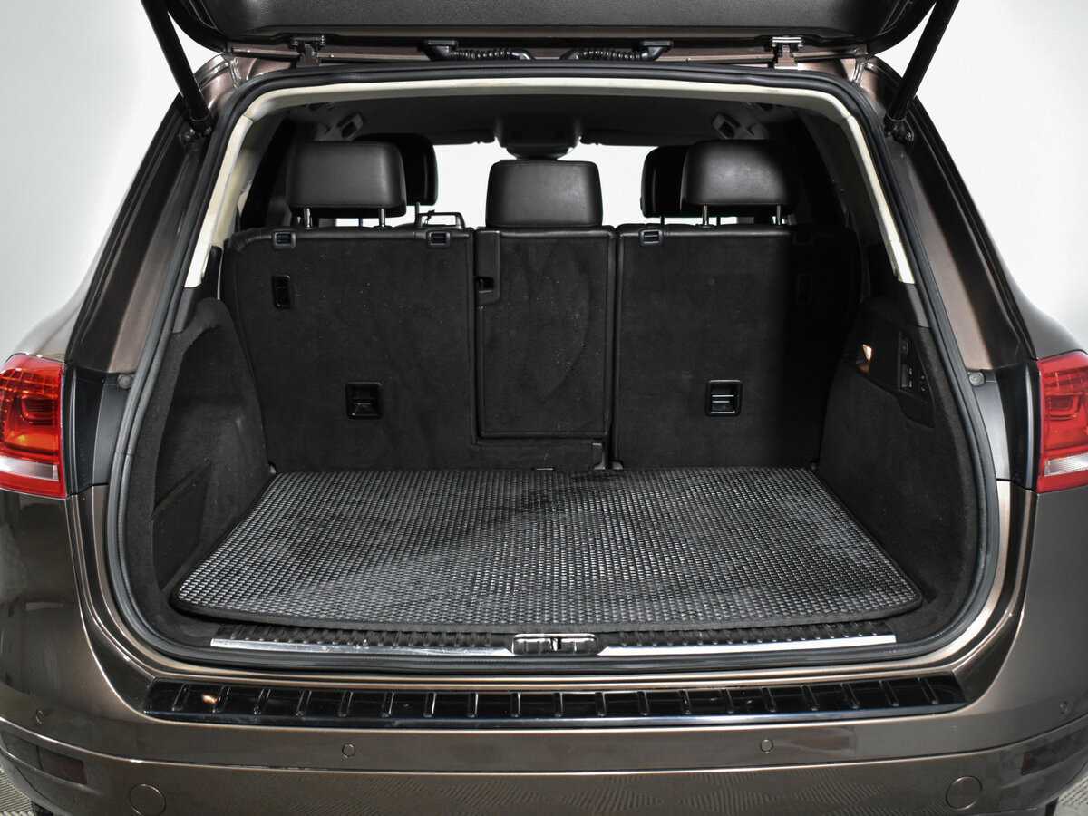 Volkswagen Touareg с пробегом — 2013 год. Фото: #17