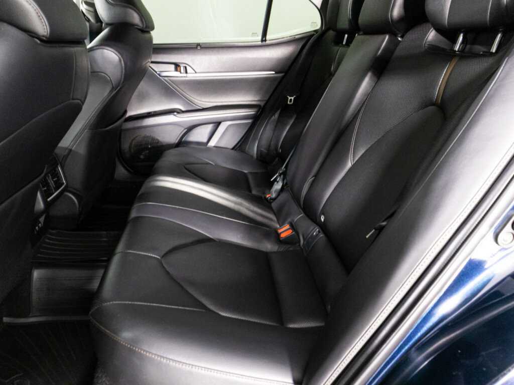 Toyota Camry с пробегом — 2019 год. Фото: #9