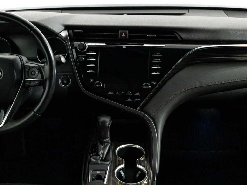 Toyota Camry с пробегом — 2019 год. Фото: #13