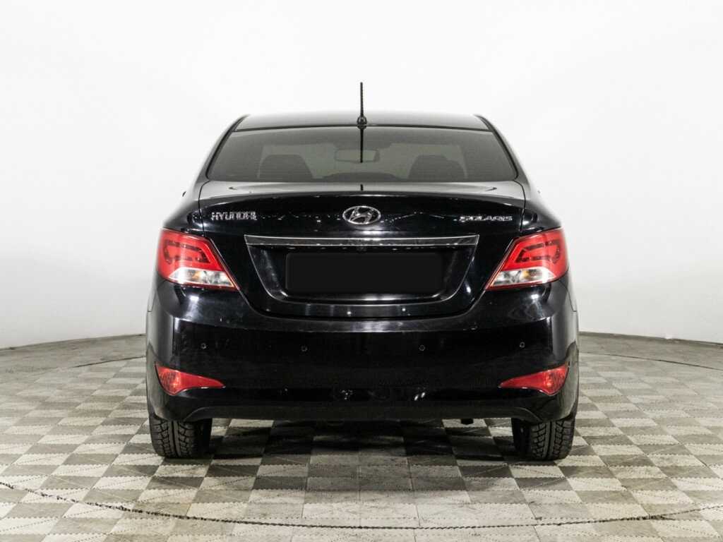 Hyundai Solaris с пробегом — 2015 год. Фото: #5