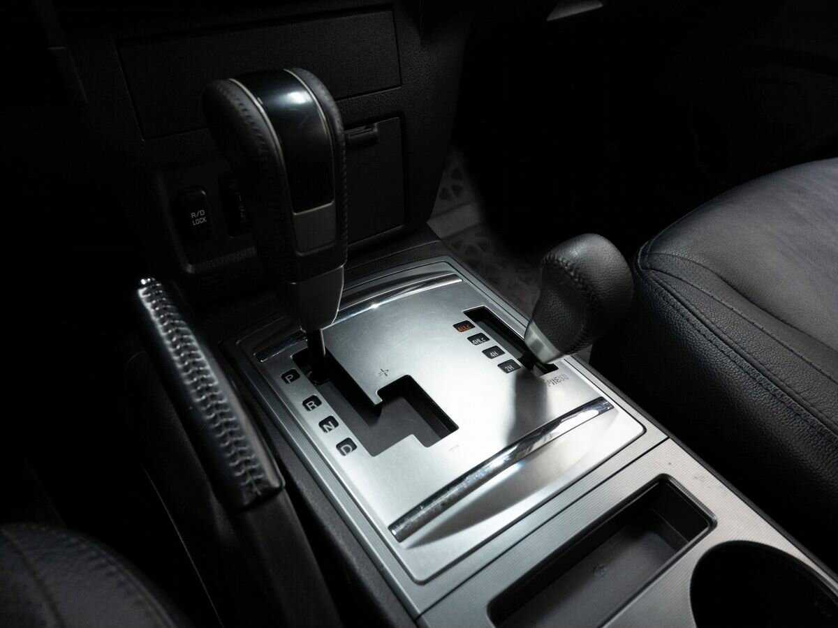 Mitsubishi Pajero с пробегом — 2013 год. Фото: #21