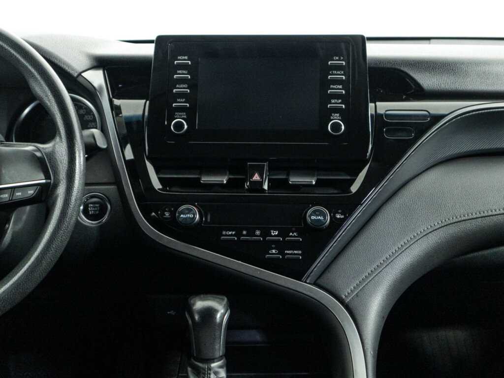 Toyota Camry с пробегом — 2021 год. Фото: #13