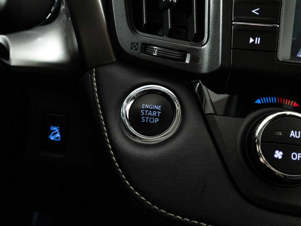 Toyota RAV4 с пробегом — 2017 год. Фото: #20