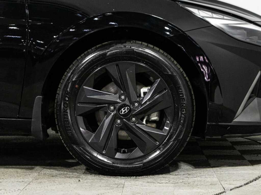 Hyundai Elantra с пробегом — 2021 год. Фото: #23